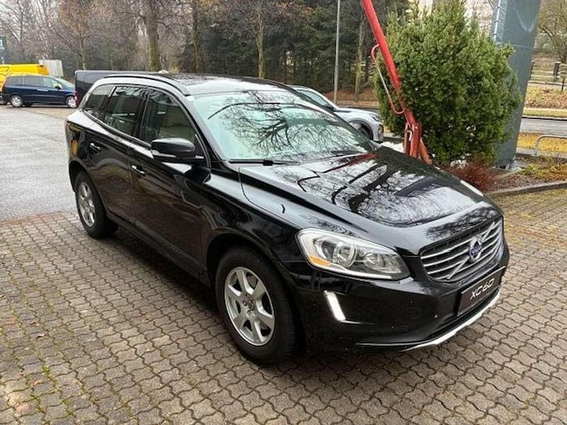Schwarz Gebraucht 2013 Volvo XC60 Kinetic SUV | € 13.990 - Bild 1/4