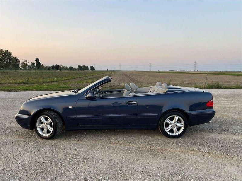 Gebraucht Mercedes CLK320 Elegance 218 PS (160 kW) 1999 Blau Cabrio