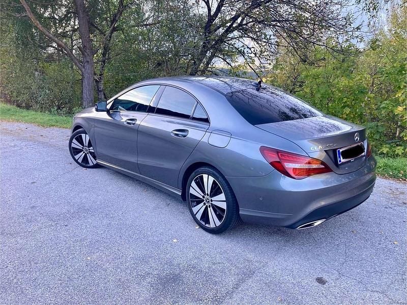 Gebraucht Mercedes CLA200 136 PS (100 kW) 2019 Grau Coupé