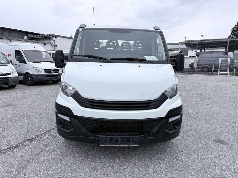 Gebraucht Iveco Daily 155 PS (114 kW) 2017 Weiß Limousine