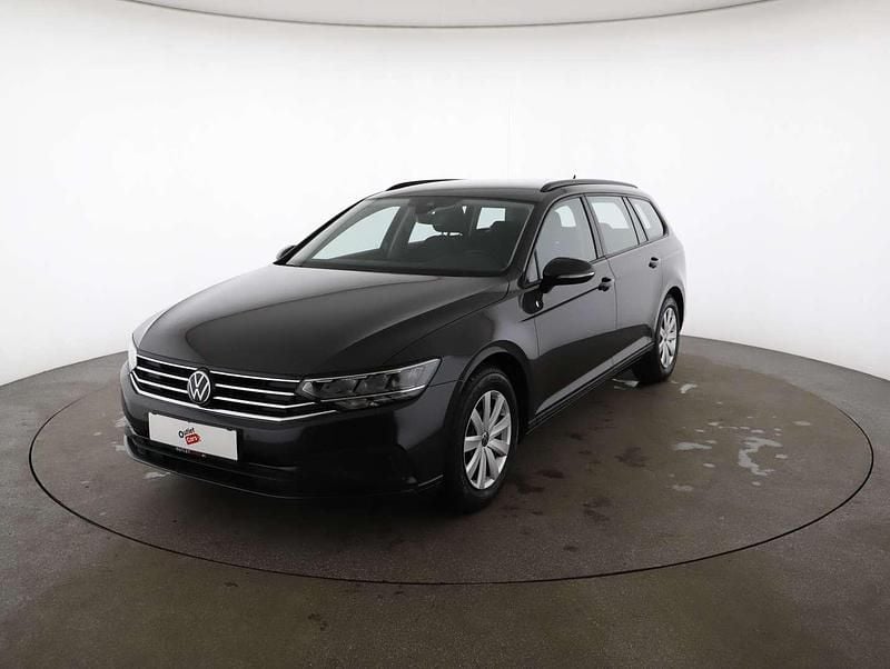 Gebraucht VW Passat 122 PS (89 kW) 2022 Dunkelgrau  metallic Kombi