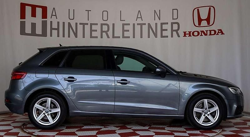 Gebraucht Audi A3 Design 150 PS (110 kW) 2019 Grau Limousine