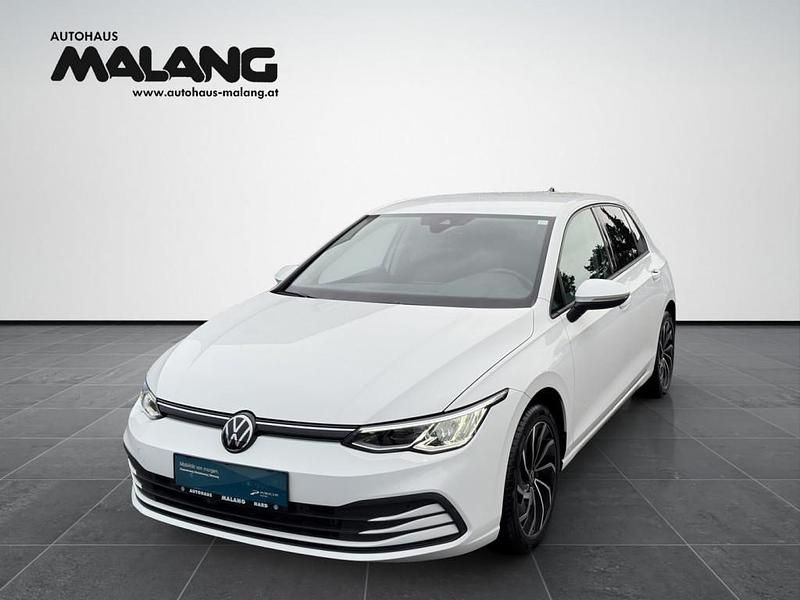 Gebraucht VW Golf VIII 110 PS (80 kW) 2024 Weiß Limousine