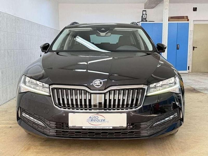 Gebraucht Skoda Superb Ambition 150 PS (110 kW) 2022 Schwarz Kombi