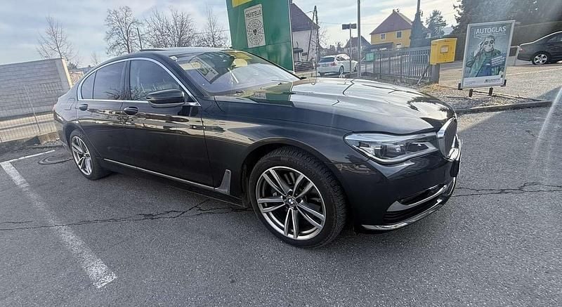 Gebraucht BMW 730 265 PS (194 kW) 2015 Limousine