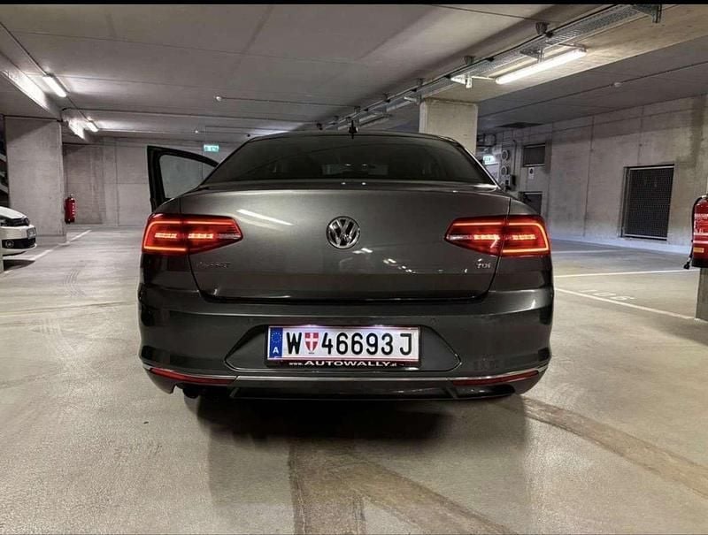 Gebraucht VW Passat Highline 190 PS (139 kW) 2015 Limousine