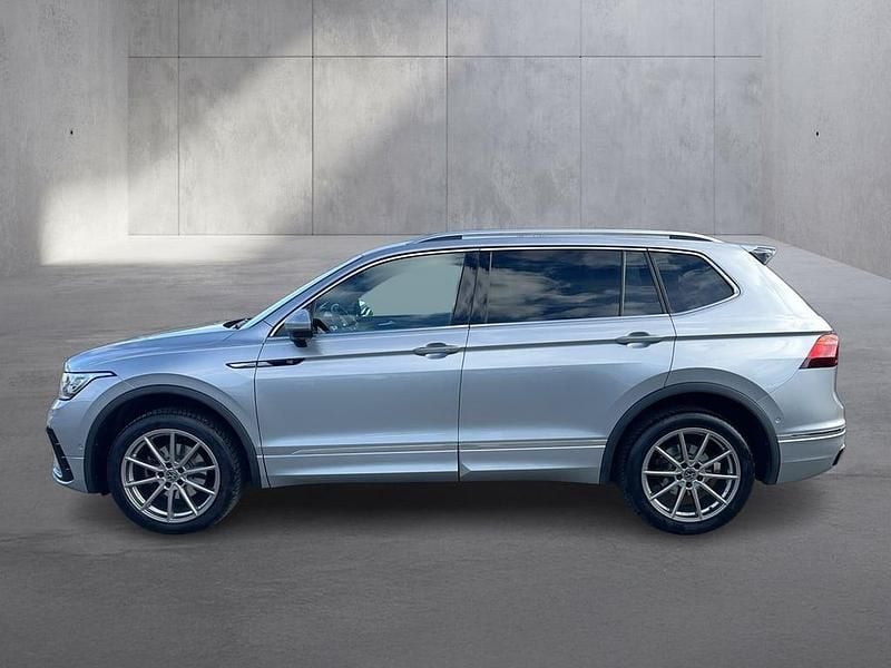 Gebraucht VW Tiguan Allspace R-line 150 PS (110 kW) 2023 Silber SUV