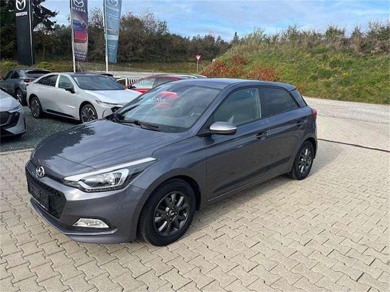 Gebraucht Hyundai i20 Edition 84 PS (61 kW) 2017 Grau Limousine