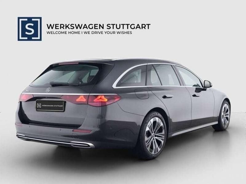 Gebraucht Mercedes E300 Avantgarde 204 PS (150 kW) 2024 Grau Kombi