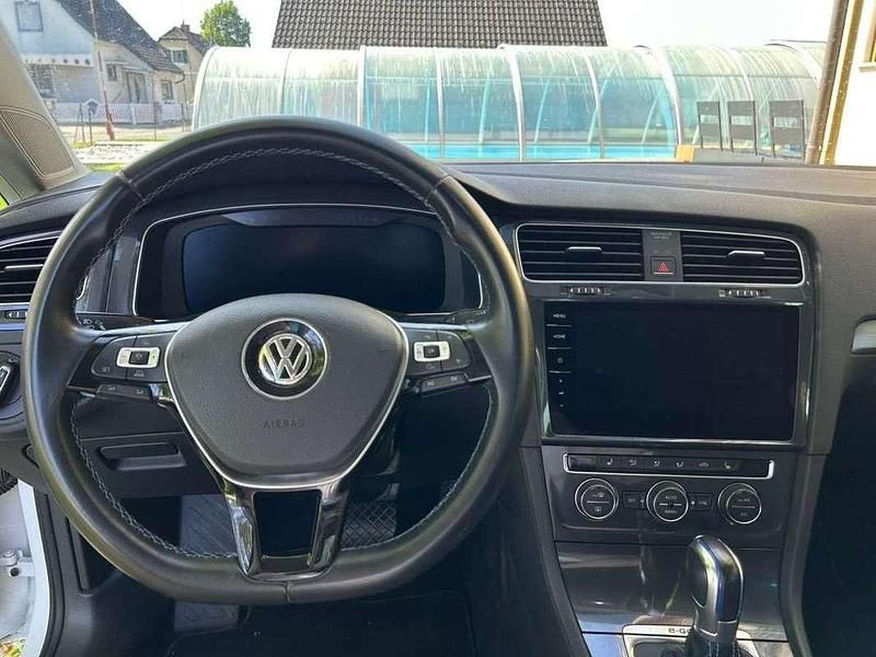 Gebraucht VW e-Golf 100 kW (136 PS) 2017 Weiß Kleinwagen