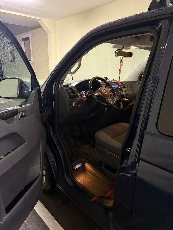 Gebraucht VW Multivan 140 PS (102 kW) 2014 Blau Van