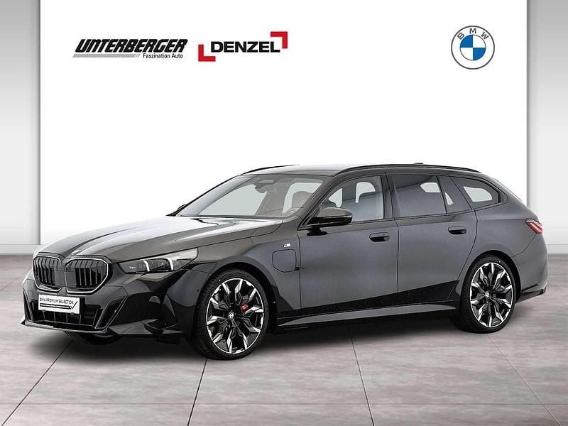 Gebraucht BMW 550 M Sport 313 PS (230 kW) 2025 Schwarz Kombi