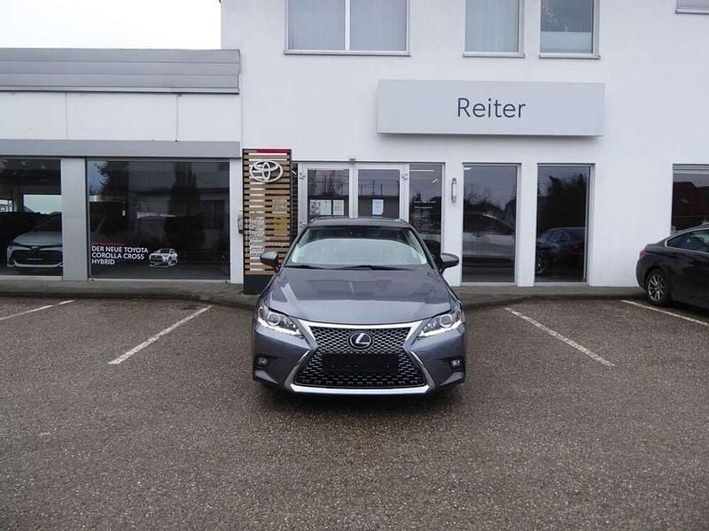 Gebraucht Lexus CT200h Executive Line 99 PS (72 kW) 2020 Grau Limousine