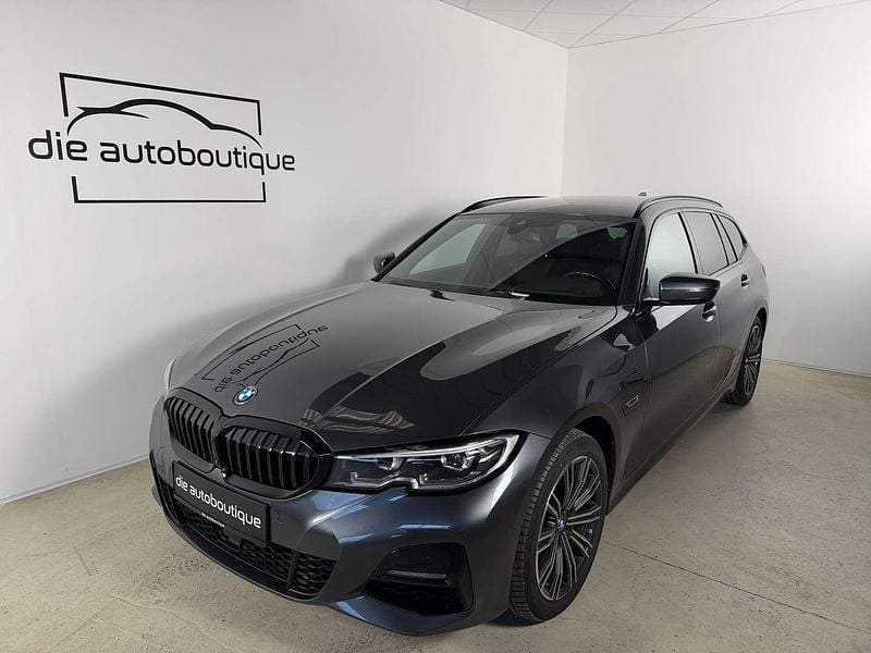 Gebraucht BMW 320e M Sport 163 PS (119 kW) 2022 Grau Kombi