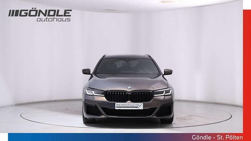 Gebraucht BMW 530e M Sport 184 PS (135 kW) 2023 Grau Kombi