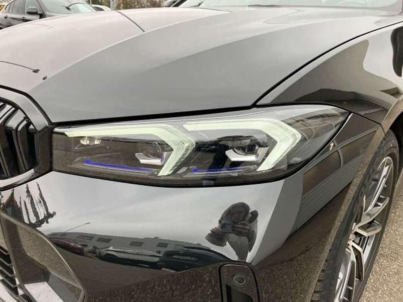 Gebraucht BMW 330e 184 PS (135 kW) 2023 Schwarz Limousine