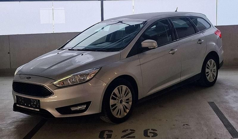 Gebraucht Ford Focus Trend 95 PS (69 kW) 2018 Grau Kombi