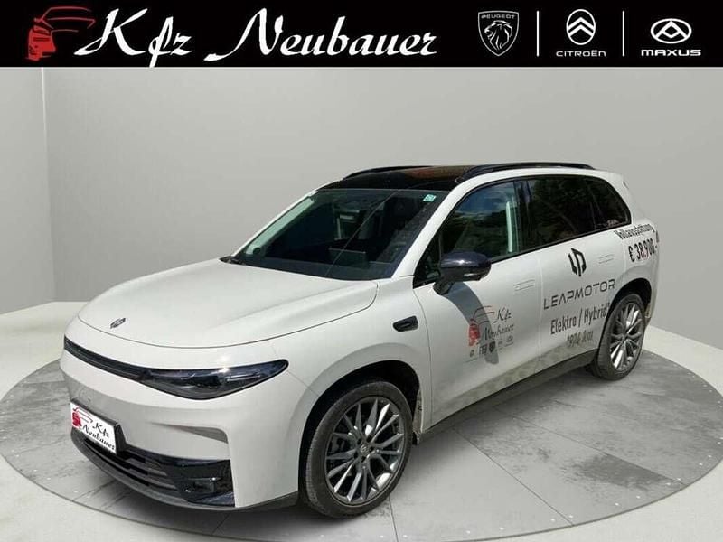 Gebraucht Leapmotor C10 218 PS (160 kW) 2025 Grau SUV