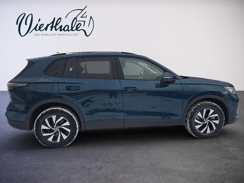 Gebraucht VW Tiguan 193 PS (141 kW) 2026 Dunkelblau  metallic SUV