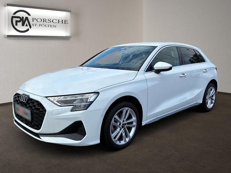 Neu Audi A3 Ambiente 116 PS (85 kW) 2025 Weiss normal Limousine