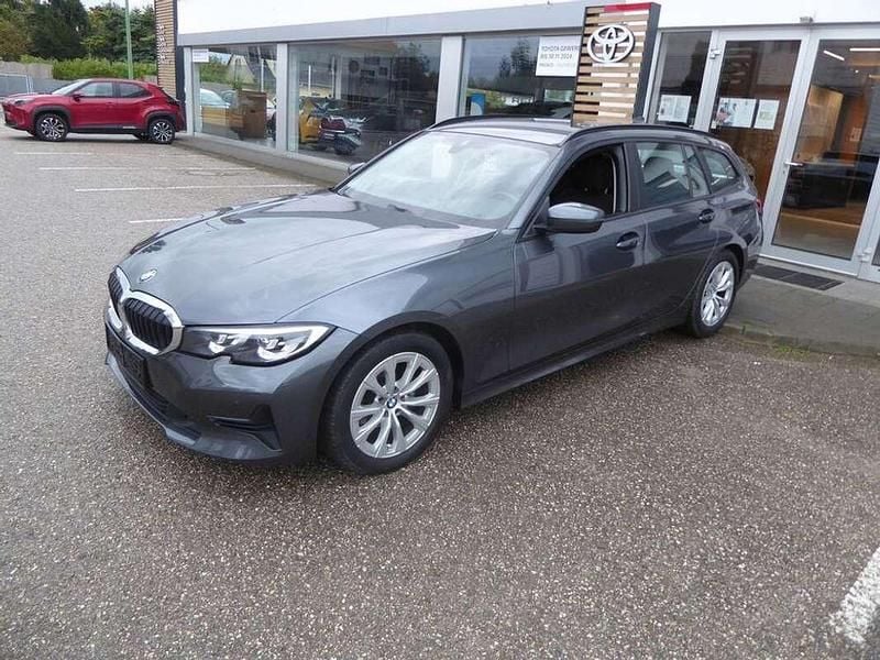 Gebraucht BMW 318 136 PS (100 kW) 2019 Grau Kombi