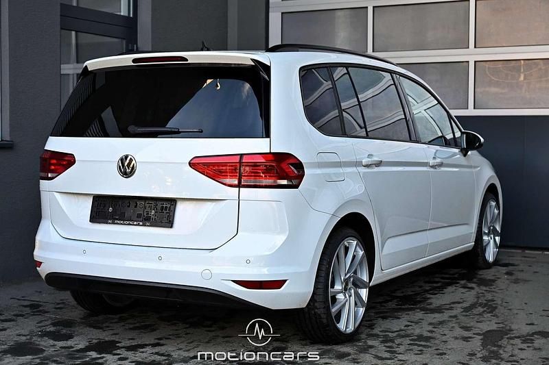 Gebraucht VW Touran Comfortline 116 PS (85 kW) 2019 Weiß Van / Kleinbus