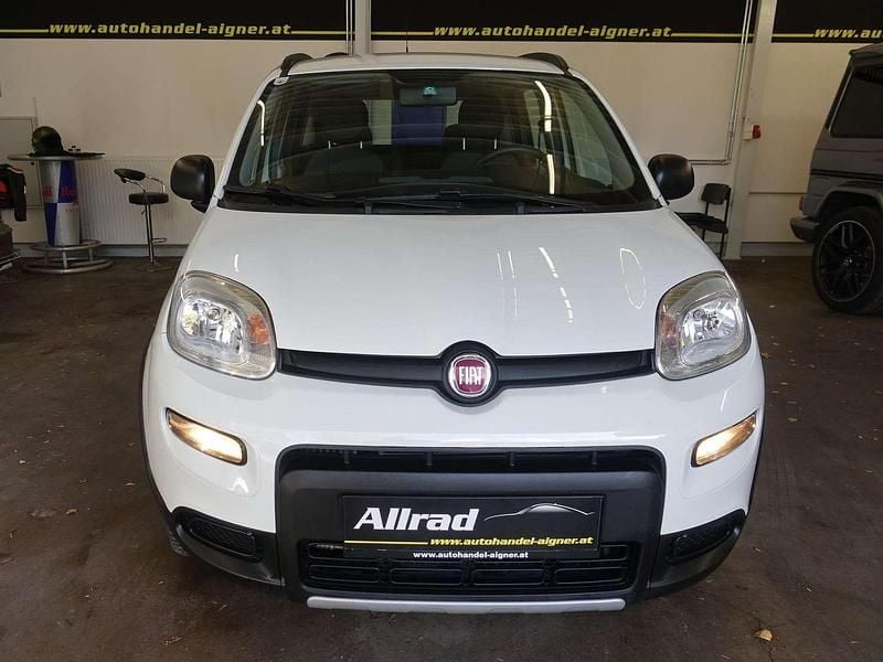 Gebraucht Fiat Panda 4x4 Wild 84 PS (61 kW) 2019 Weiß Kleinwagen