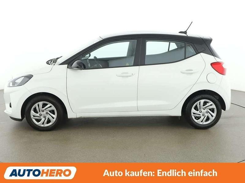 Gebraucht Hyundai i10 67 PS (49 kW) 2021 Weiß Kleinwagen
