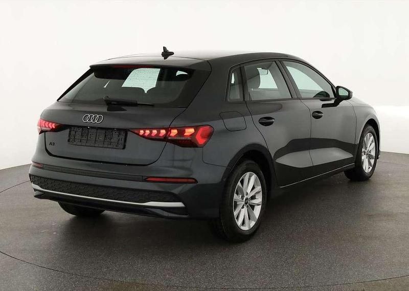 Neu Audi A3 Ambiente 150 PS (110 kW) 2025 Grau Limousine