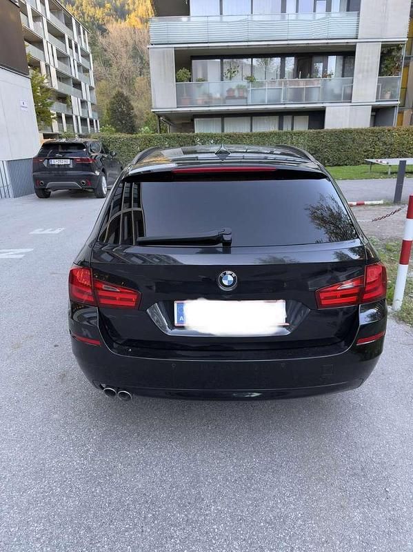 Schwarz Gebraucht 2012 BMW 530 Comfort Edition Kombi | € 15.000 (Fairer Preis) - Bild 1/4
