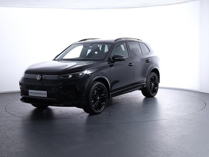 Neu VW Tiguan Sport 272 PS (200 kW) 2025 Schwarz  metallic SUV