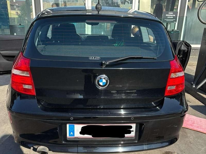 Schwarz Gebraucht 2009 BMW 116 Advantage Kleinwagen | € 5.500 (Fairer Preis) - Bild 1/4