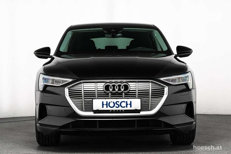 Gebraucht Audi e-tron Premium 300 kW (408 PS) 2022 Schwarz SUV