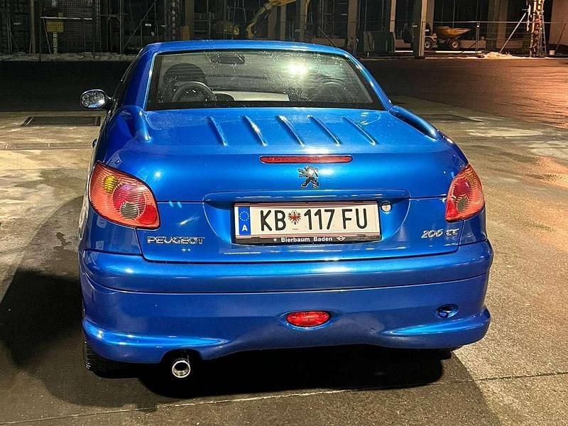 Gebraucht Peugeot 206 CC 109 PS (80 kW) 2003 Blau Cabrio