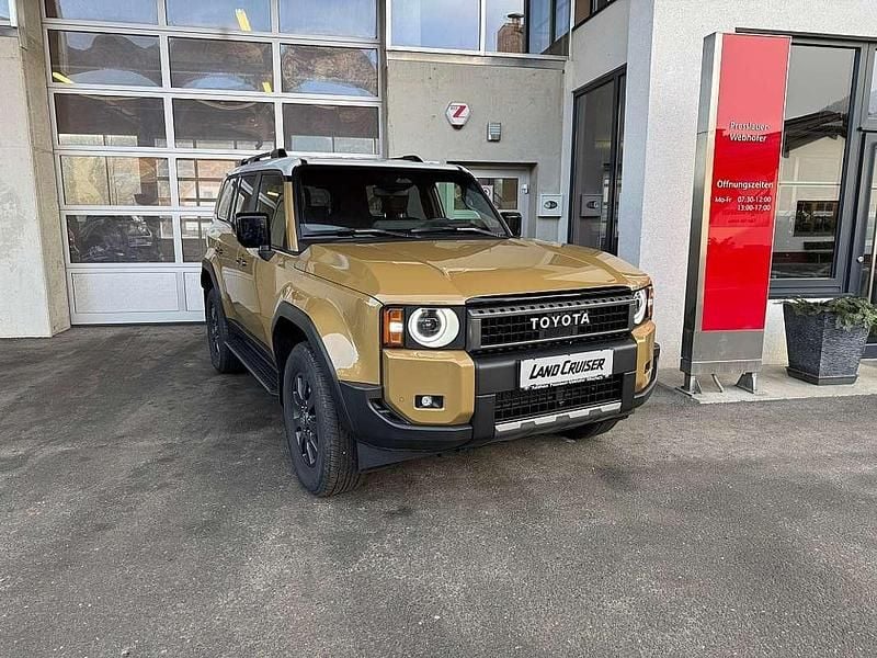 Gebraucht Toyota Land Cruiser Edition 204 PS (150 kW) 2024 Beige SUV