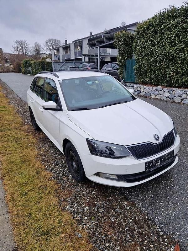 Gebraucht Skoda Fabia Active 90 PS (66 kW) 2017 Weiß Kombi