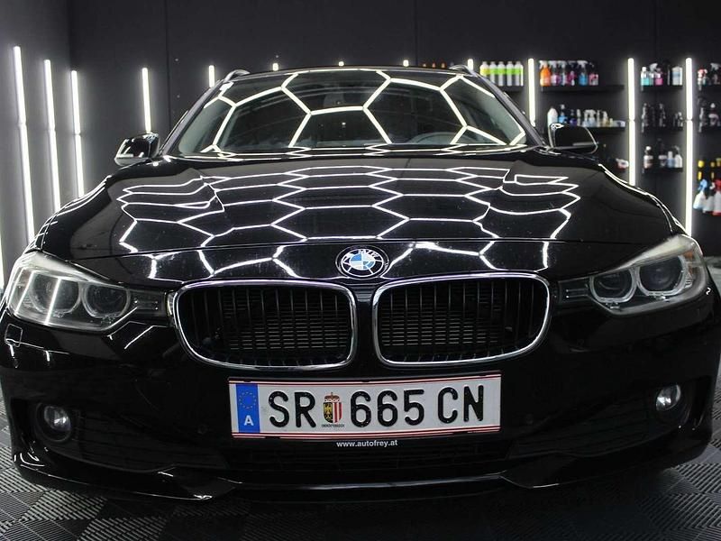 Gebraucht BMW 320 184 PS (135 kW) 2012 Schwarz Kombi