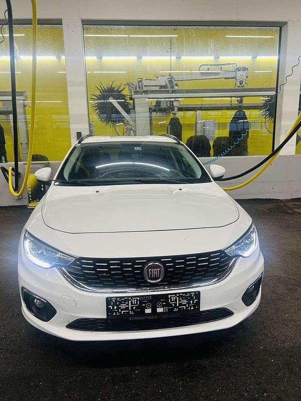 Gebraucht Fiat Tipo Lounge 95 PS (69 kW) 2018 Weiß Kombi