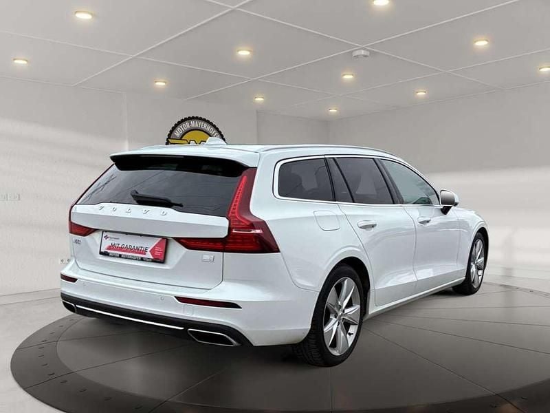 Gebraucht Volvo V60 Inscription 253 PS (186 kW) 2021 Weiß Kombi
