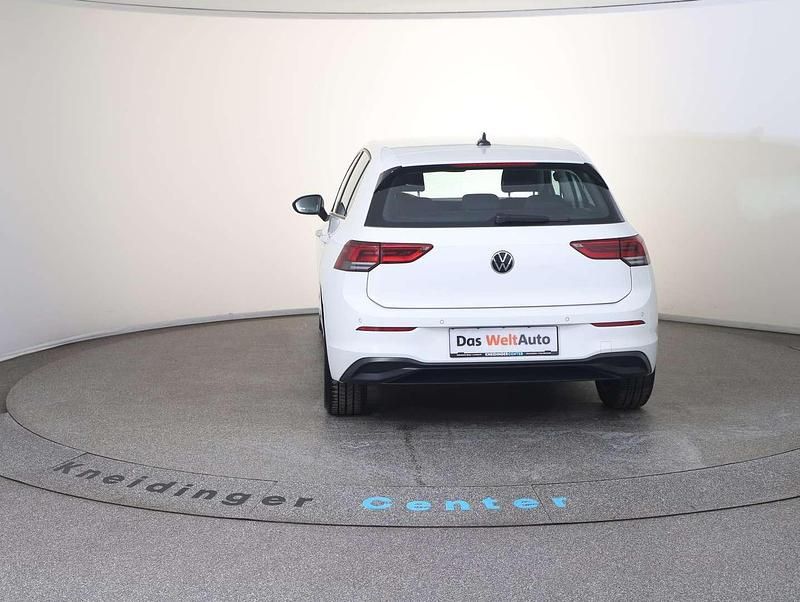 Gebraucht VW Golf VIII Life 110 PS (80 kW) 2022 Weiß Limousine