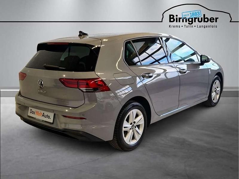 Gebraucht VW Golf VIII 90 PS (66 kW) 2021 Mittelgrau  normal Limousine