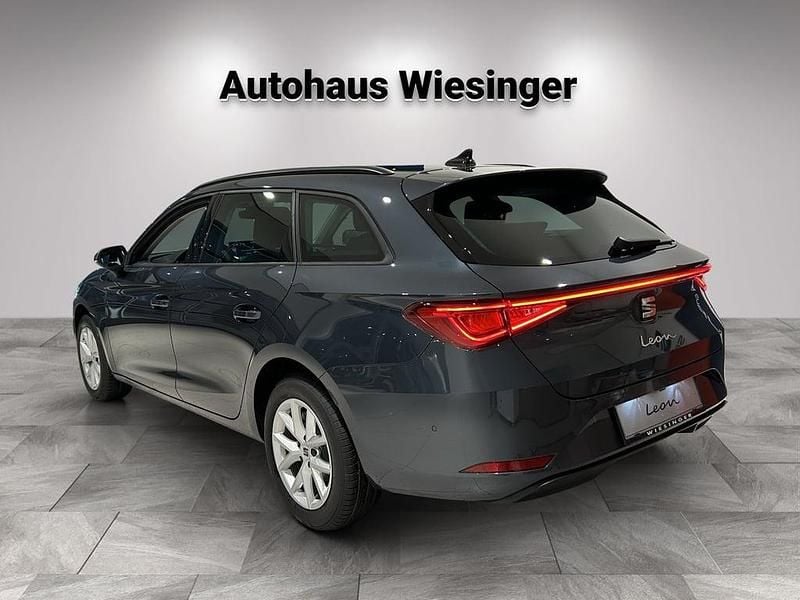 Neu Seat Leon Style 115 PS (84 kW) 2026 Dunkelgrau  metallicperleffekt Kombi