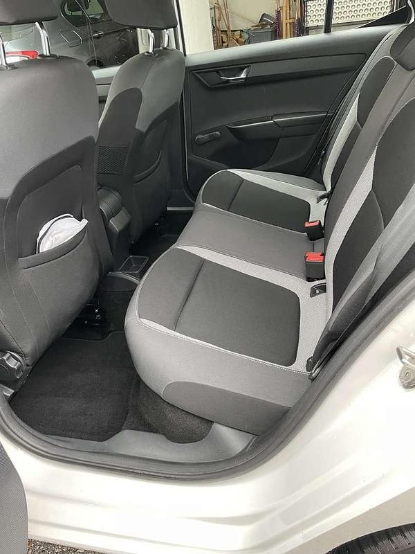 Gebraucht Skoda Fabia Ambition 60 PS (44 kW) 2015 Weiß Limousine