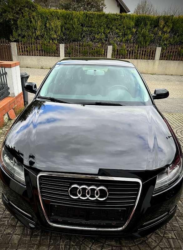 Schwarz Gebraucht 2012 Audi A3 Sportback Attraction Kleinwagen | € 6.999 (Fairer Preis) - Bild 1/4