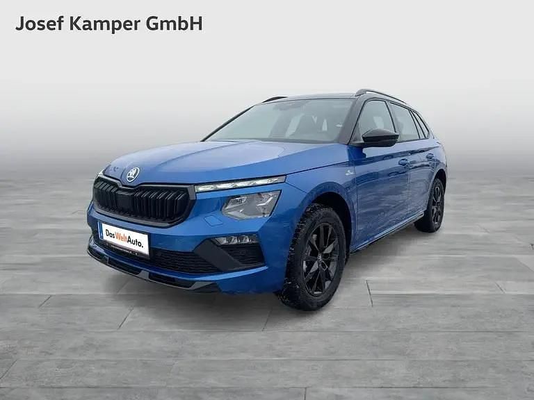 Mittelblau metallic Neu 2026 Skoda Kamiq Monte Carlo SUV | € 32.490 (Etwas zu teuer) - Bild 1/4