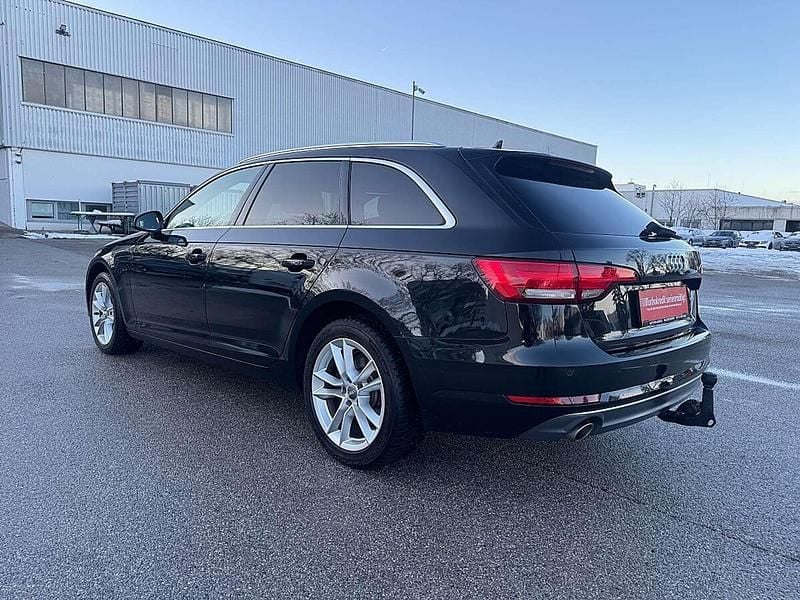 Gebraucht Audi A4 Sport 150 PS (110 kW) 2018 Schwarz Kombi