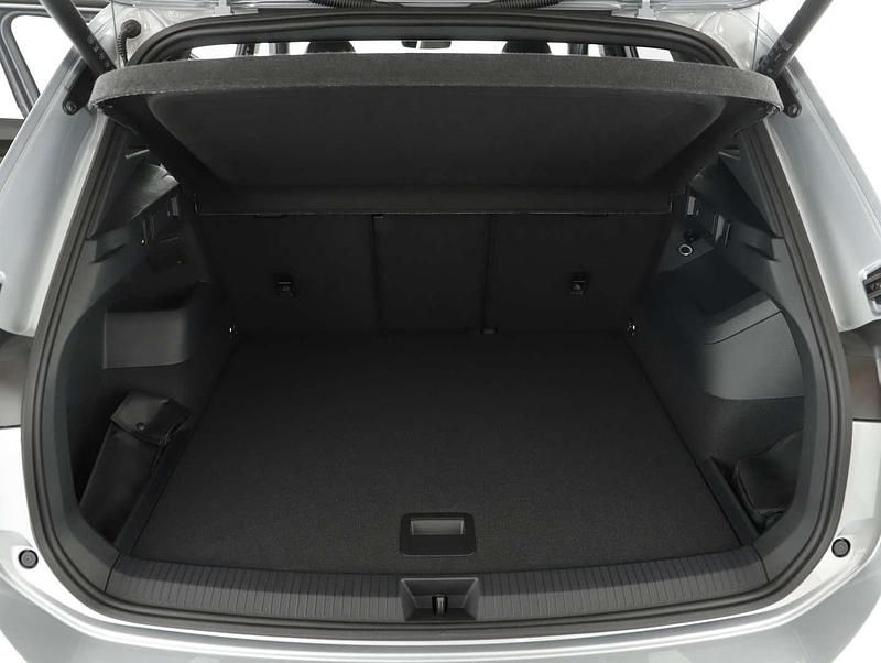Neu VW Tiguan Sport 150 PS (110 kW) 2025 Silber  metallic SUV