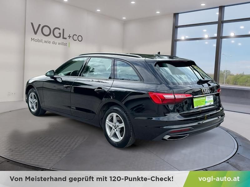 Gebraucht Audi A4 163 PS (119 kW) 2023 Schwarz Kombi