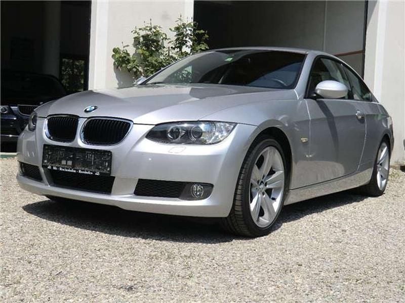 Gebraucht BMW 320 M Sport 170 PS (125 kW) 2009 Silber metallic Coupé