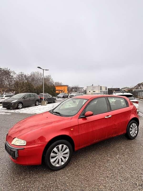 Gebraucht Alfa Romeo 147 105 PS (77 kW) 2003 Rot Kleinwagen